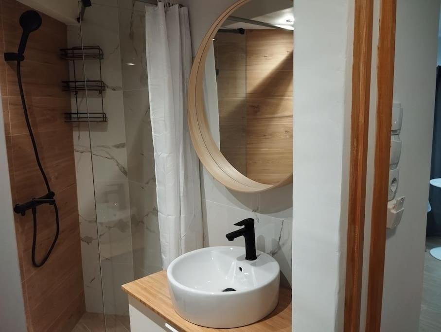 Nektar Cosy Apartment In City Centre Athen Exterior foto